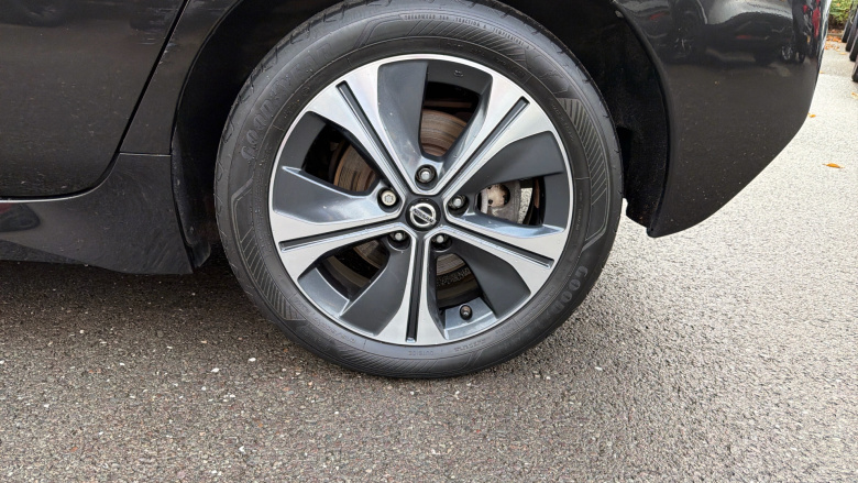 Nissan LEAF 160kW e+ Tekna 62kWh 5dr Auto Electric Hatchback